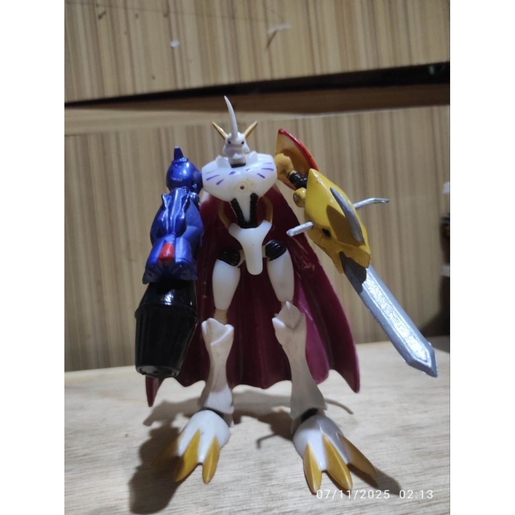 Action Figure Digimon Omnimon Omegamon