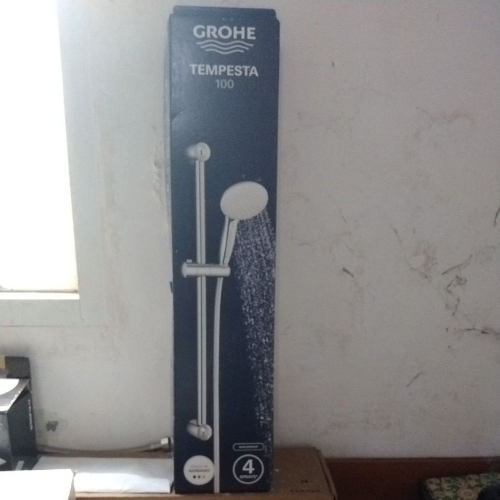 grohe tempesta 100 shower rail set 4 sprays hendshower grohe shower set grohe
