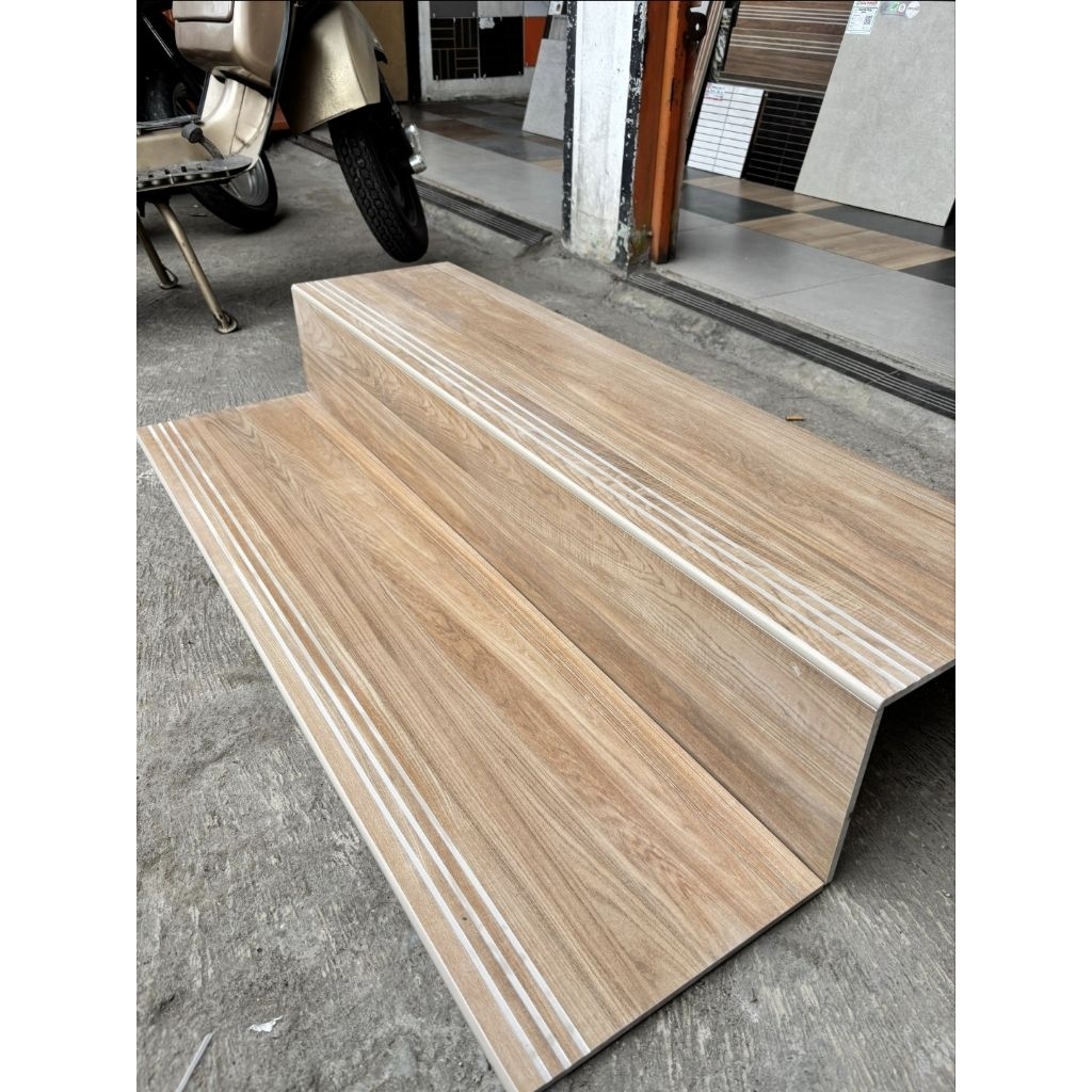 granit pijakan anak tangga 30x100 stepnosing motif kayu riquest list plint bordes keramik granit tan