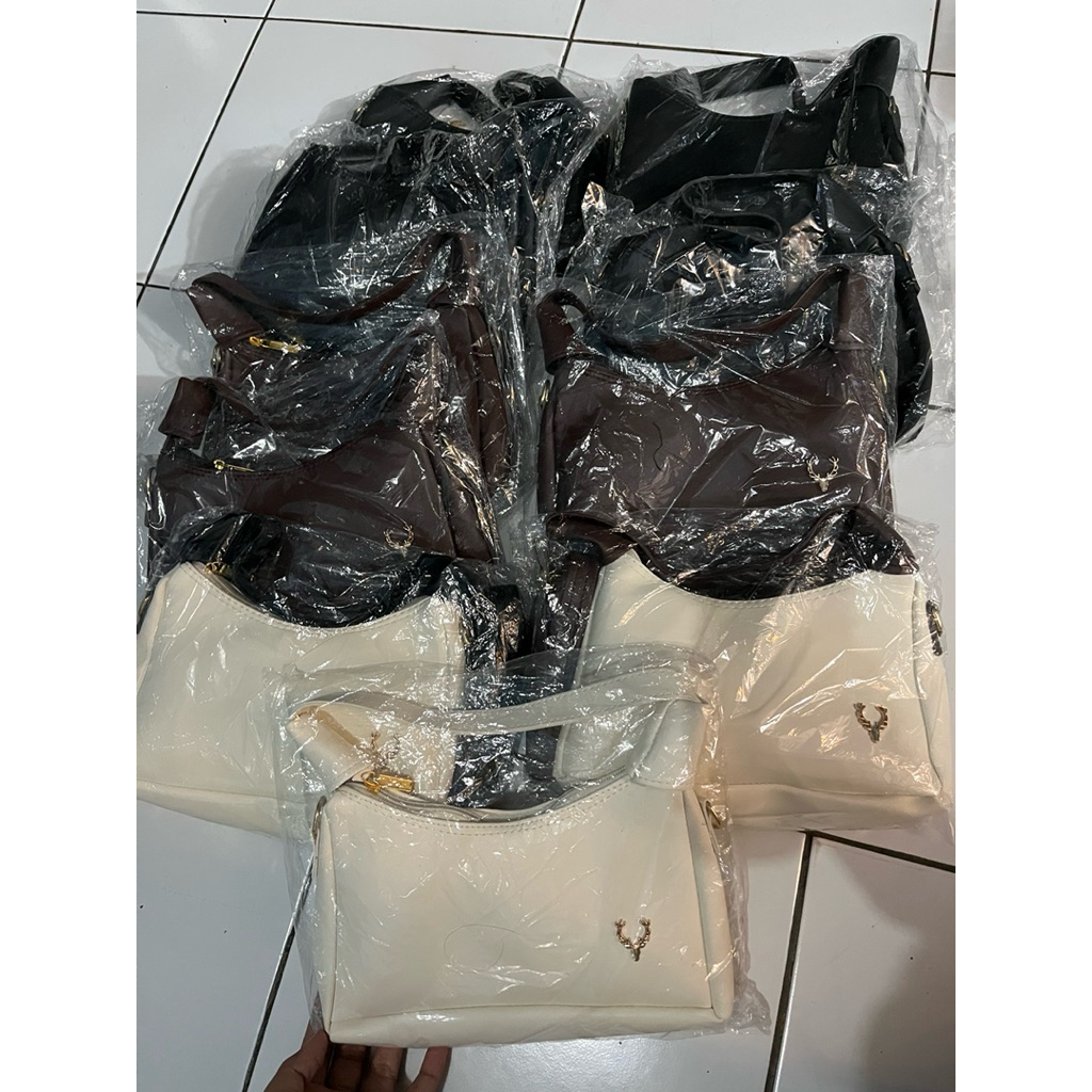 Tas selempang wanita logo rusa