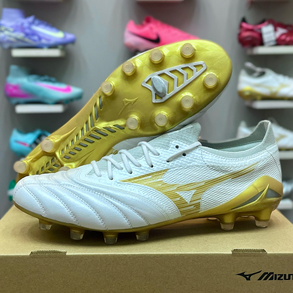 Mizuno Morelia IV Beta white/gold