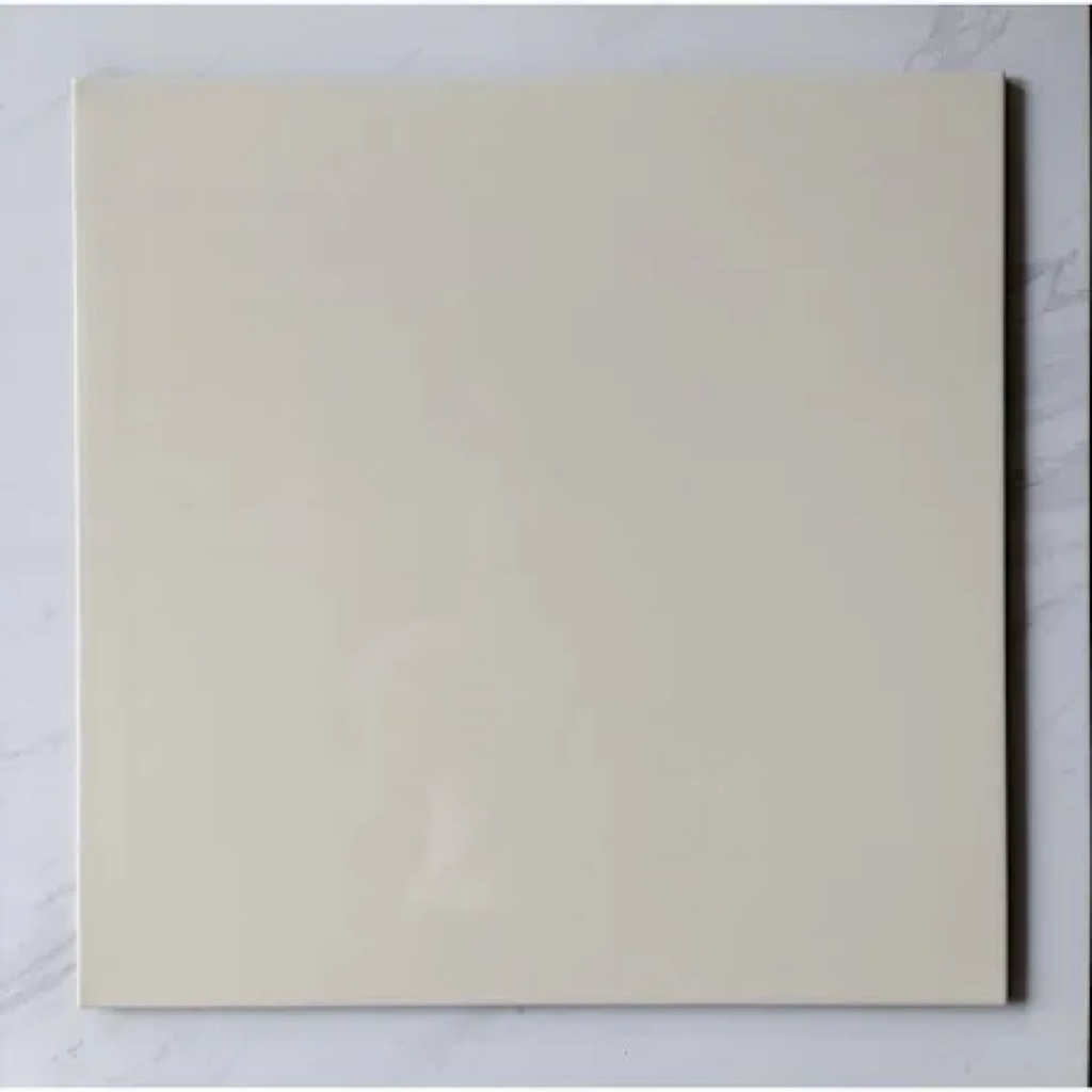 Keramik Lantai Uno 50x50cm Cream polos