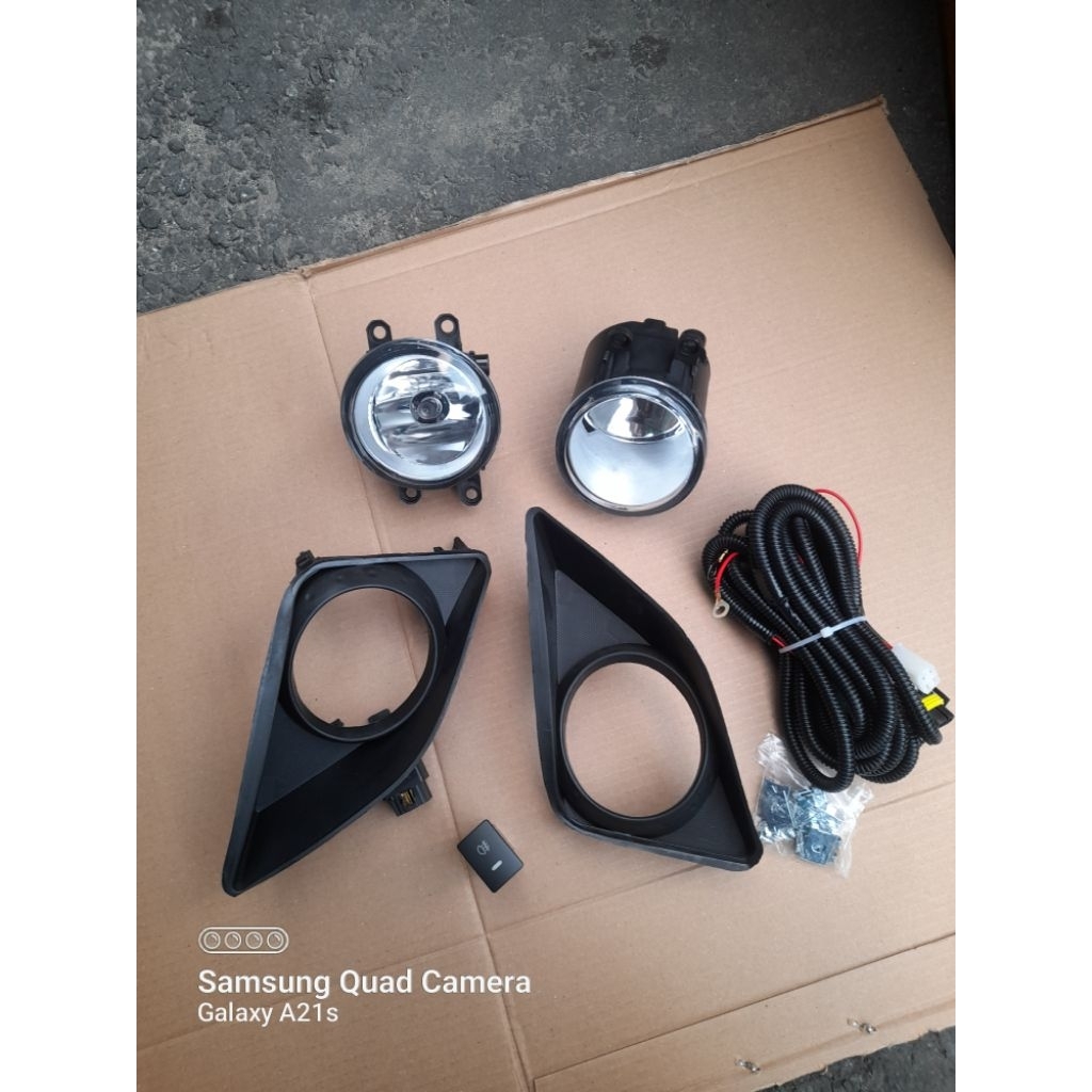 Foglamp Lampu Kabut Mobil Toyota Corolla Altis Tahun 2008 2009 2010 ( Harga Full Set )
