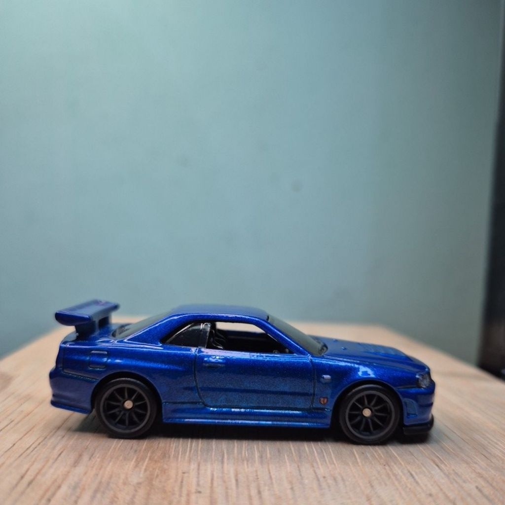 HOT WHEELS PREMIUM NISSAN SKYLINE GT-R R34 BIRU
