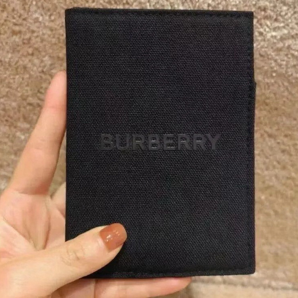 Burberry Passport Cover (VIP GIFT ORIGINAL BURBERRY)