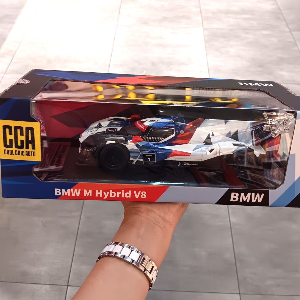 DIECAST CCA BMW M HYBRID V 8 1:24