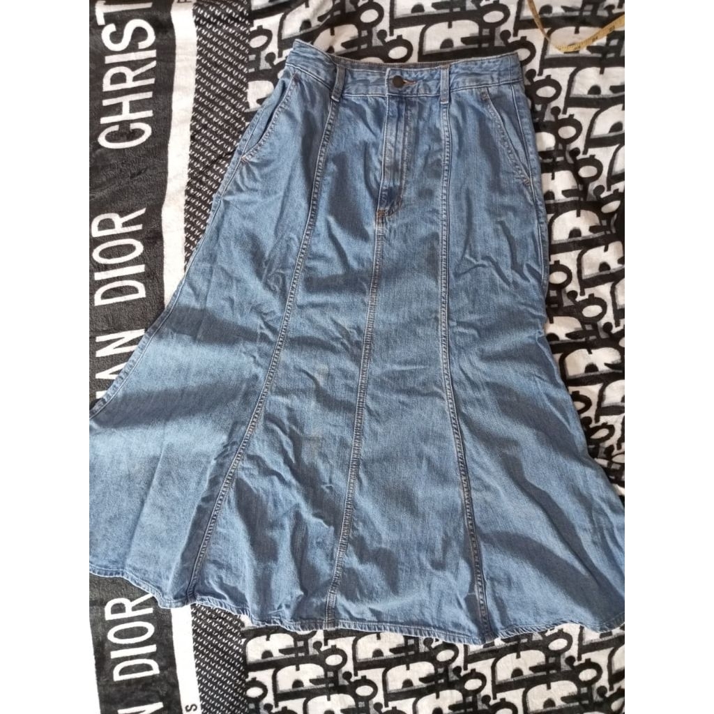 ROK JEANS GU size L pl/mantan harga 110k co 50 sisa tf