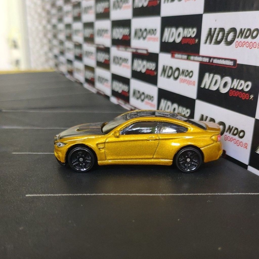 Hot Wheels BMW M4 Gold New Loose Giftpack 2022 Euro Car