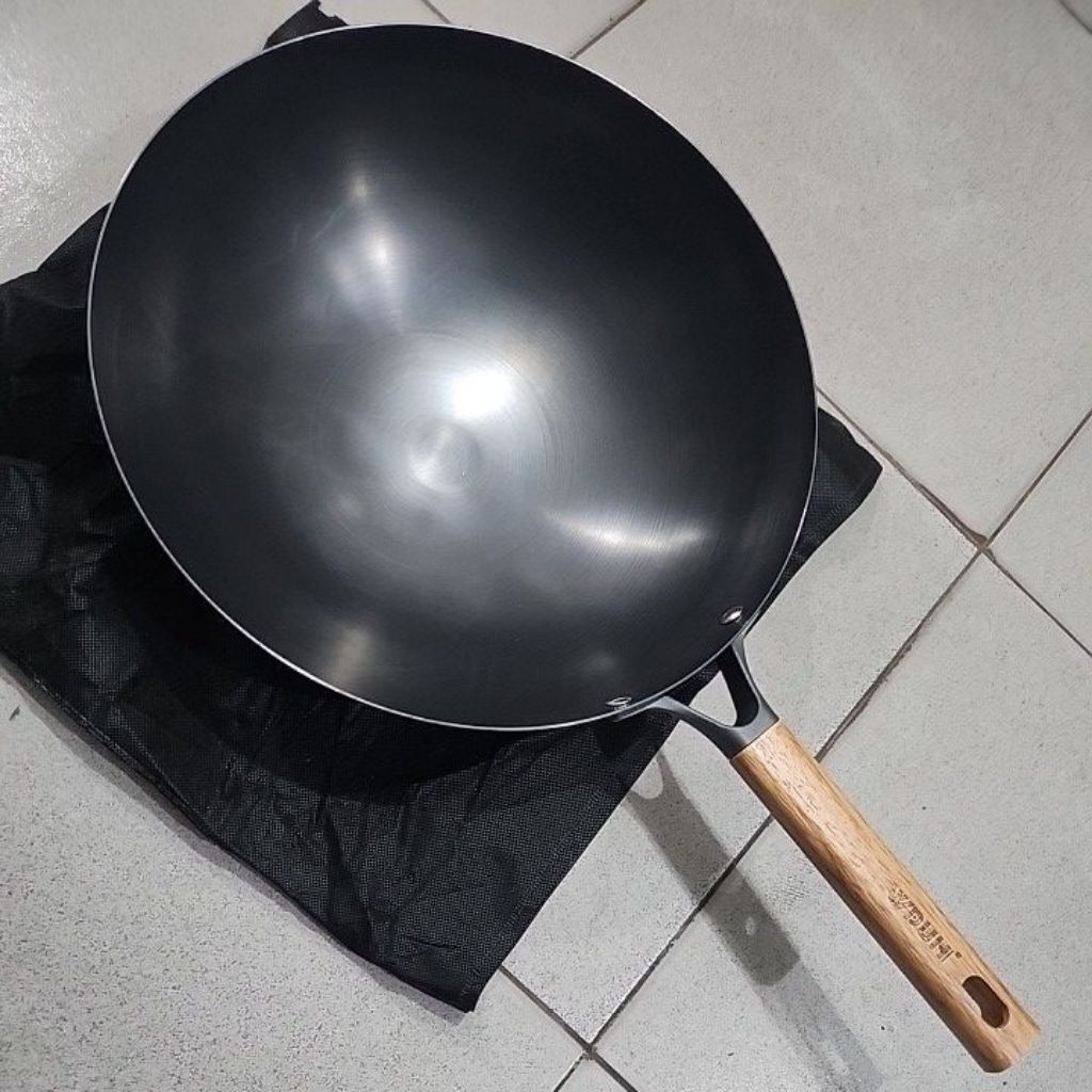kuali besi hitam wok 34cm with wooden handle iron wok wajan besi wok besi kuali WDUHI