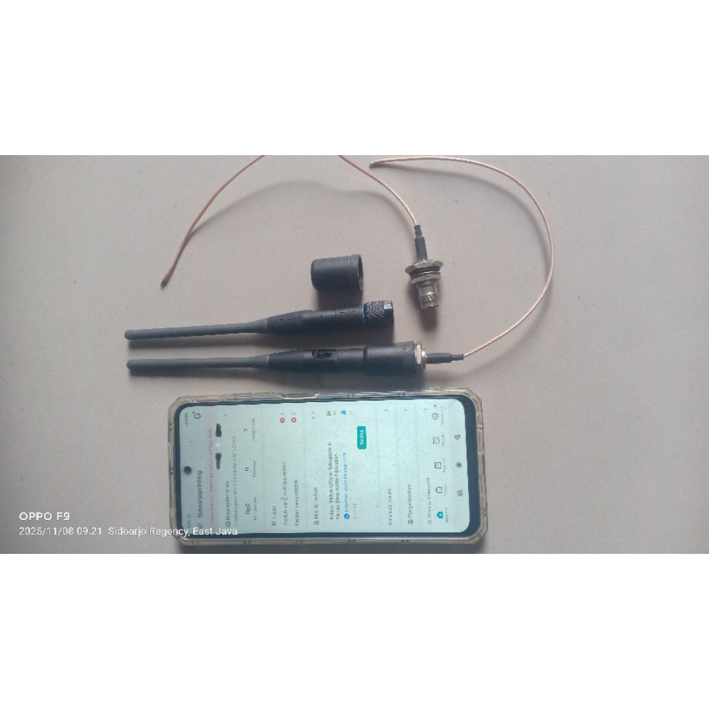 antena tnc dan konektor beserta kabel antena copotan linksysKondisi copotan router Linksys, dapat di