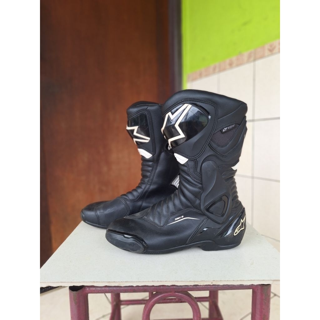Sepatu balap Alpinestars