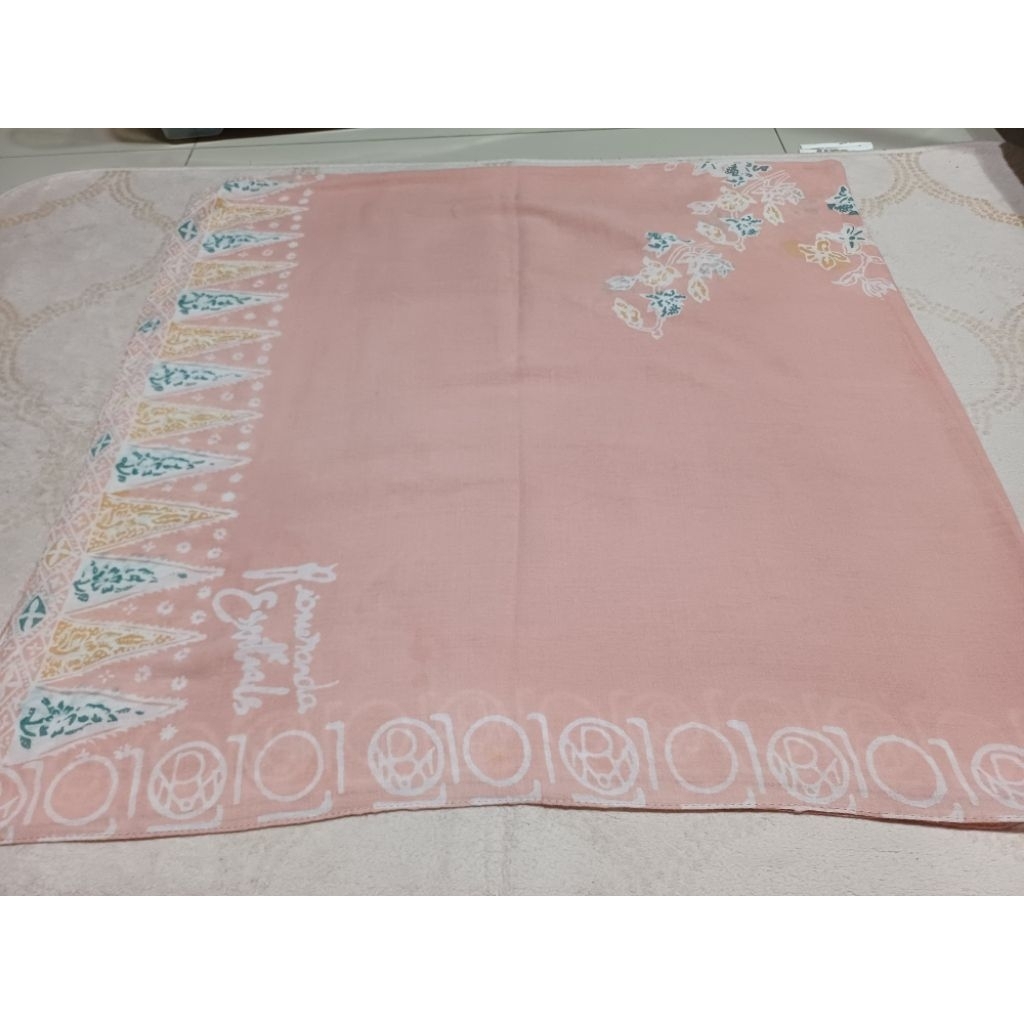 Preloved Ria miranda scarf