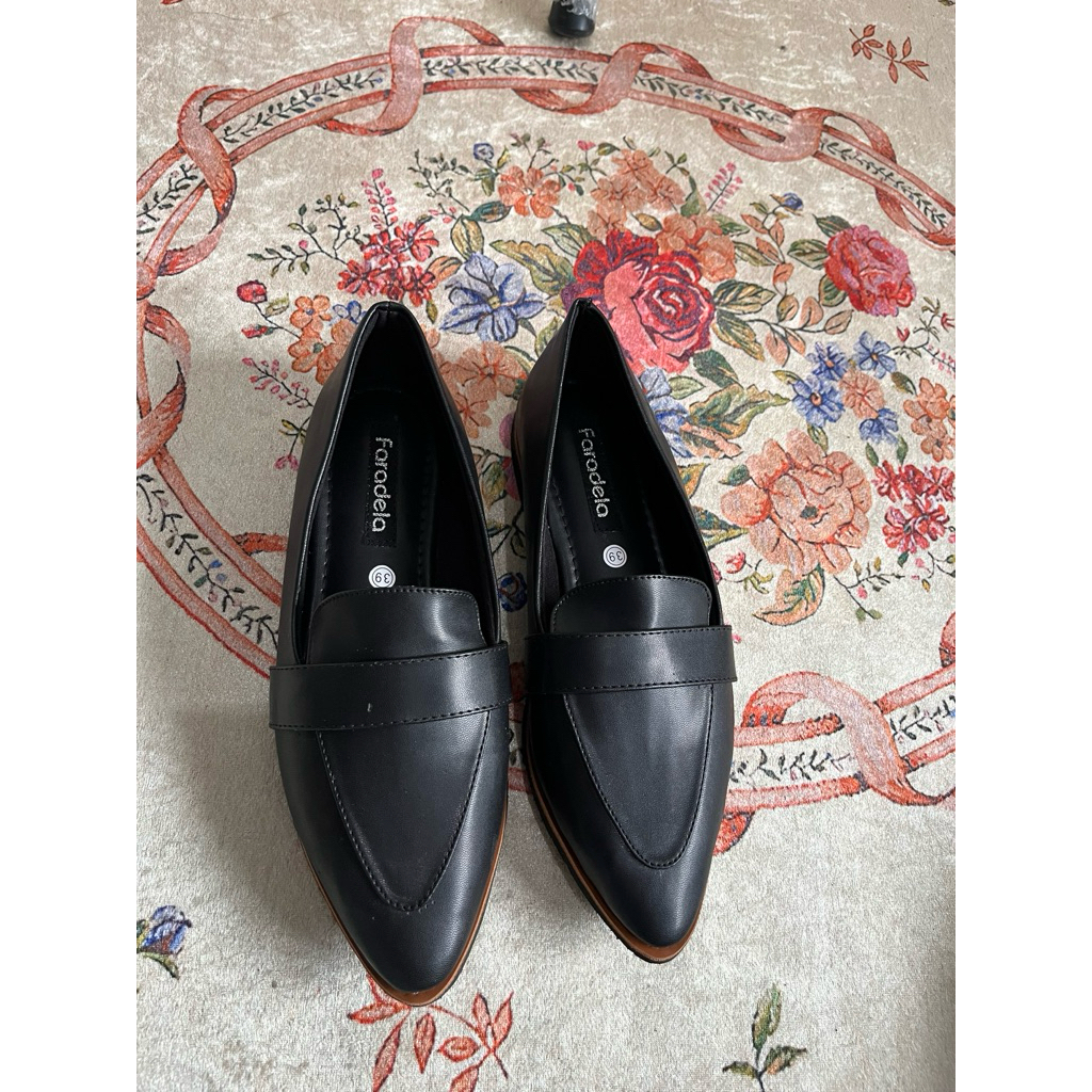 sepatu faradela