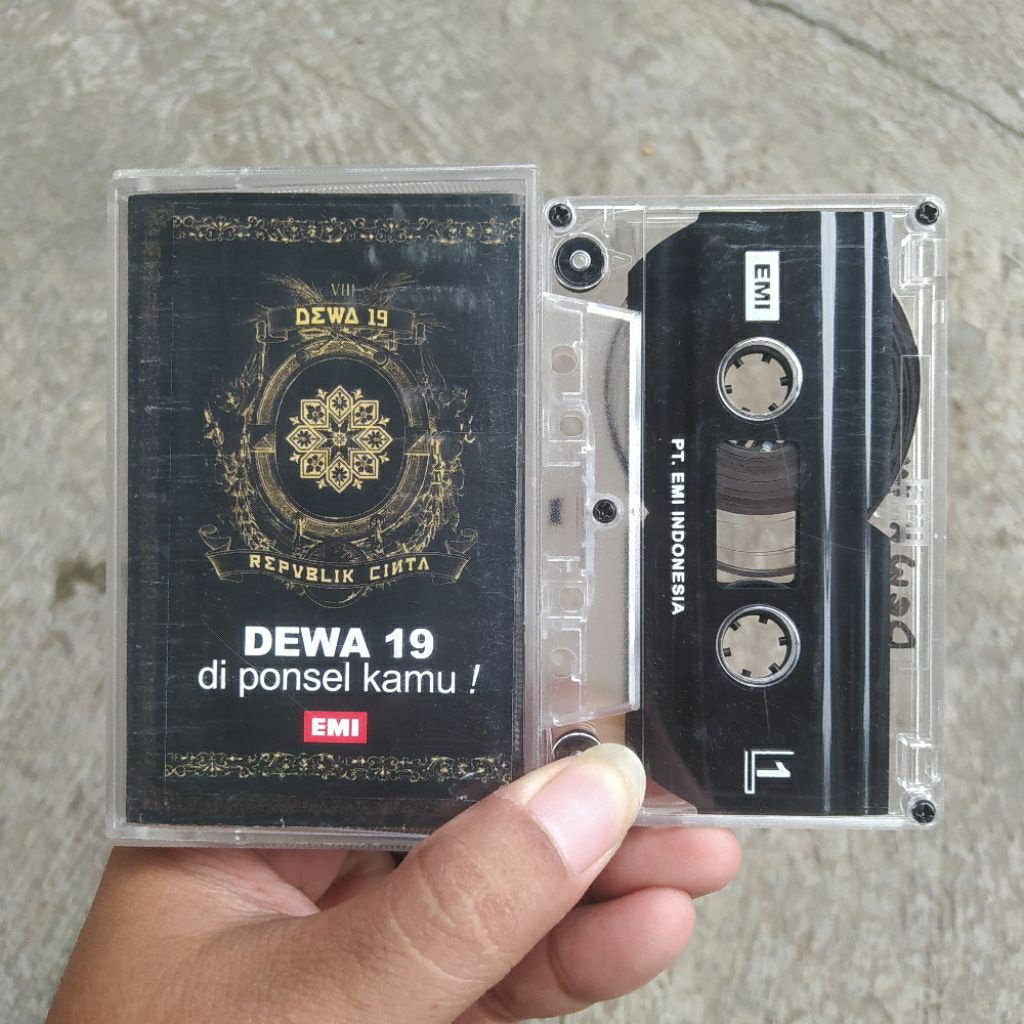 Kaset Pita Dewa 19 - Republik Cinta