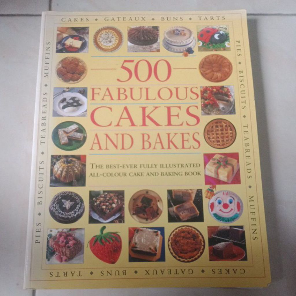 Buku 500 fabulous cakes and bakes