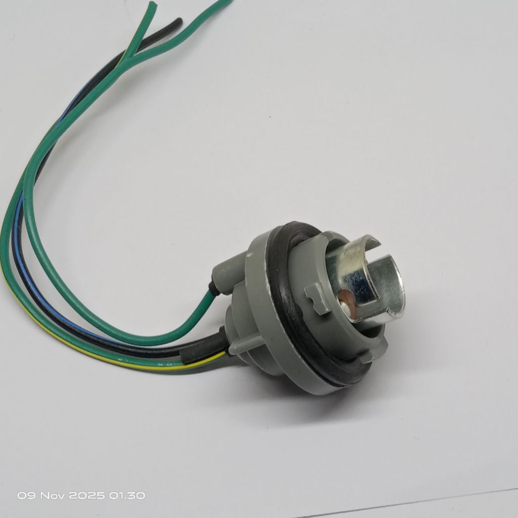 Soket kabel piting lampu belakang stoplem Lampu rem universal motor mobil