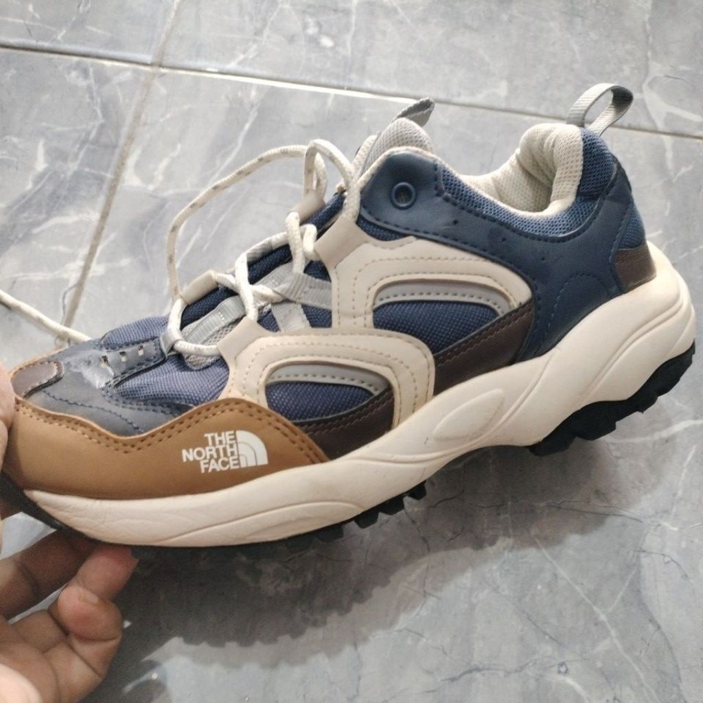 SEPATU TNF ORIGINAL SECOND