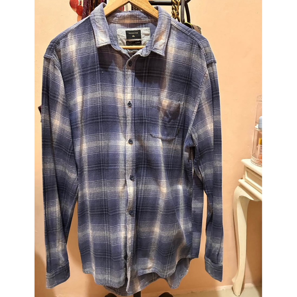 kemeja flanel Quiksilver