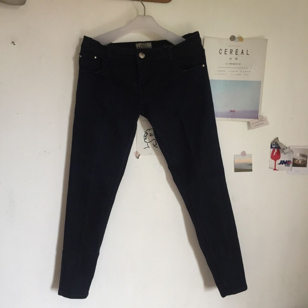 Income Celana Jeans Hitam