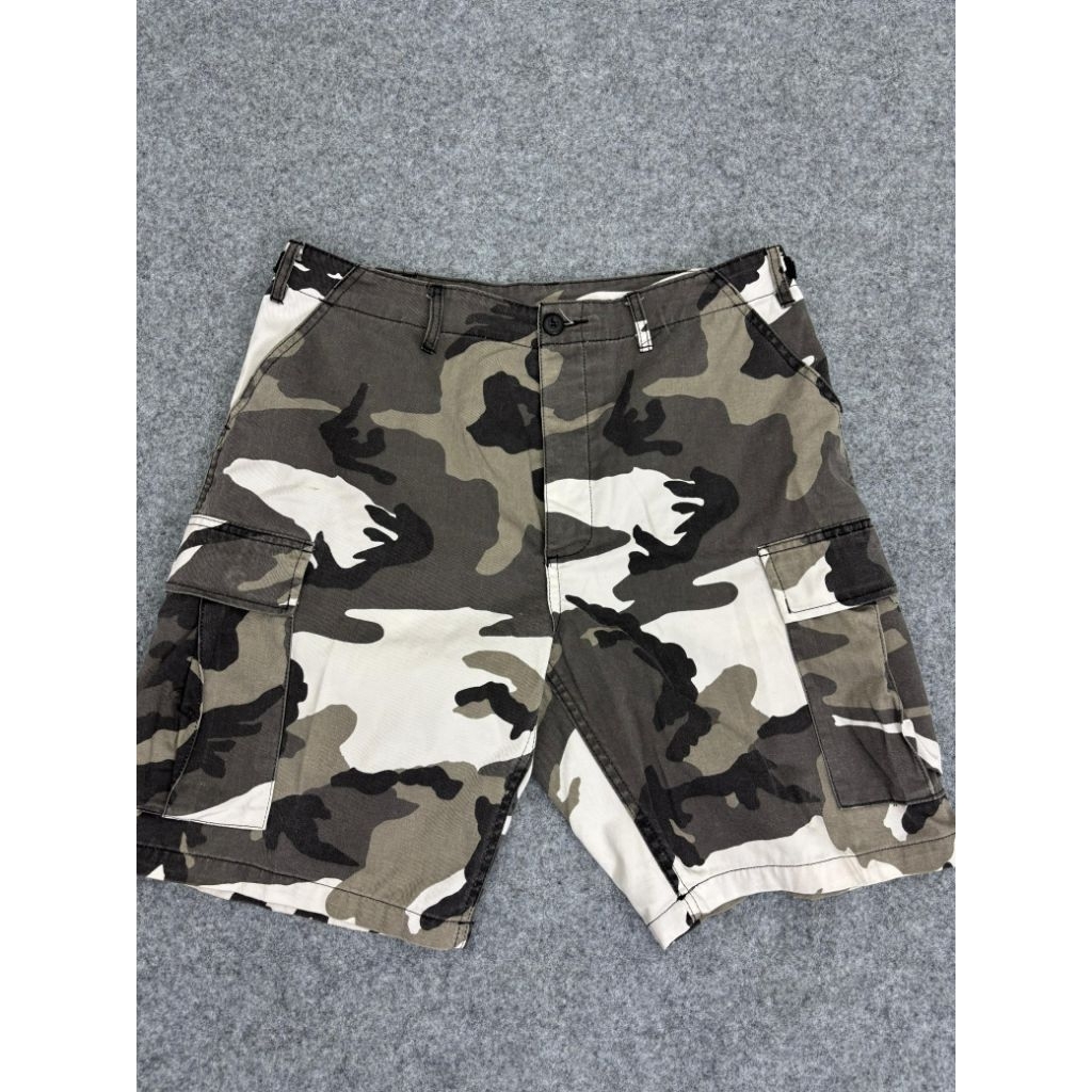 celana pendek cargo camo short