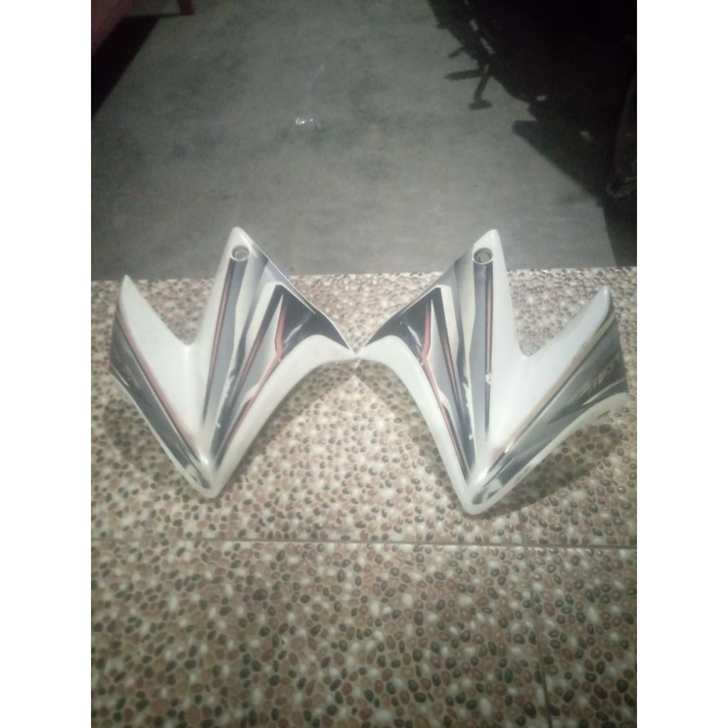 sayap Yamaha Vixion old original copotan