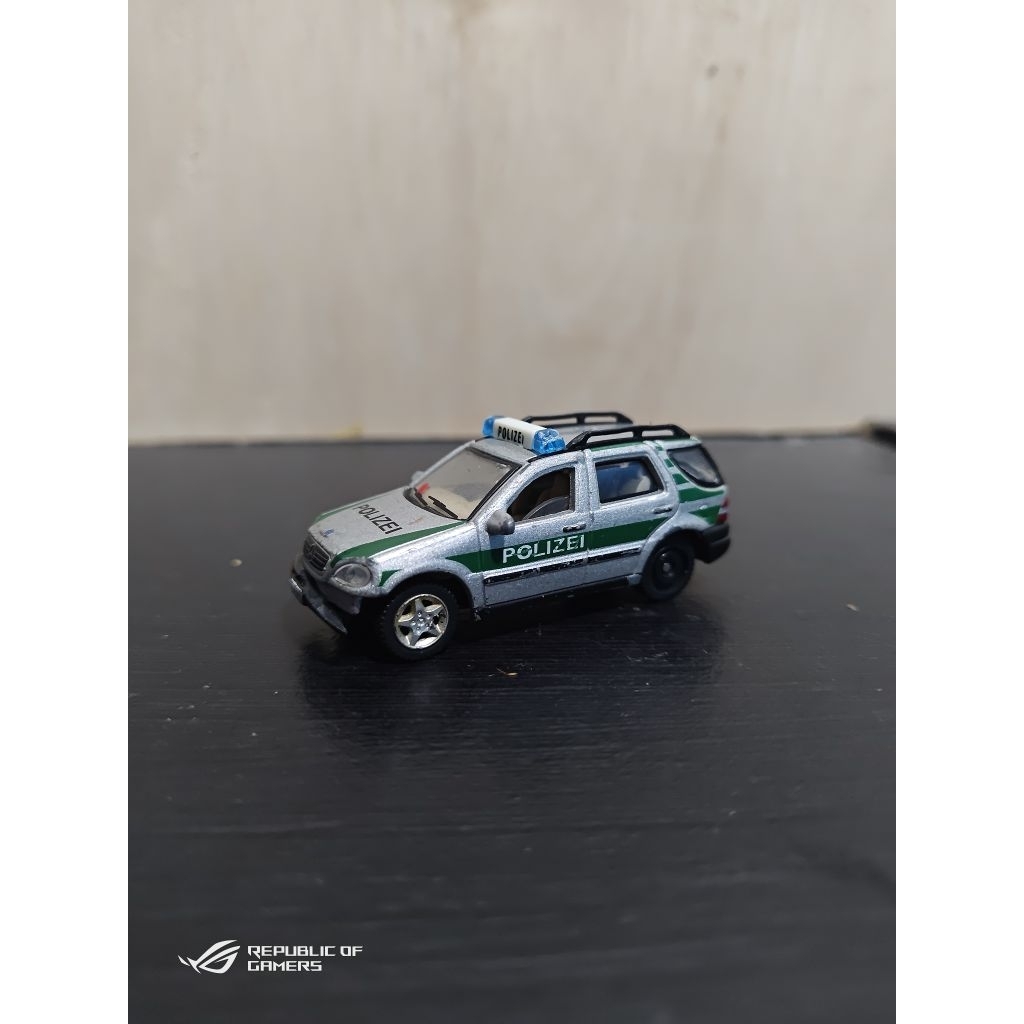 cararama high speed Mercedes-Benz m class police