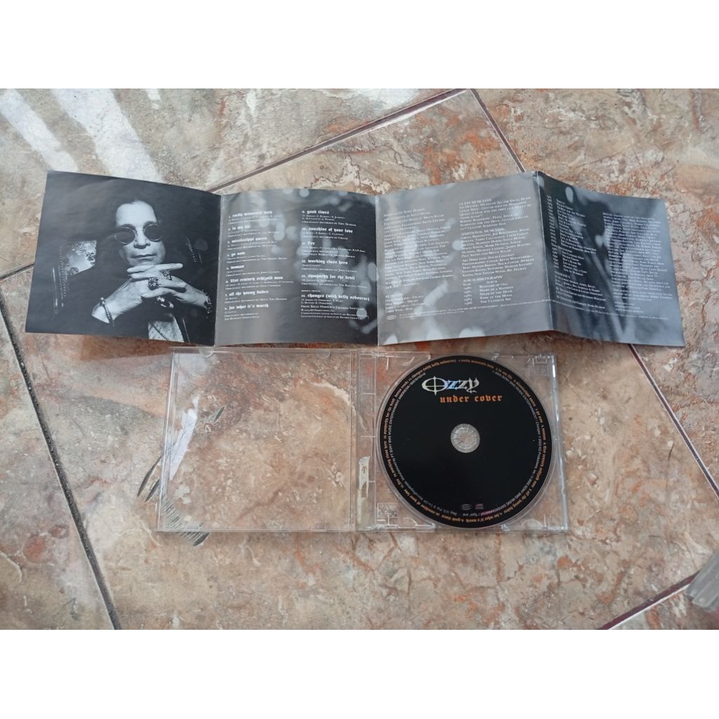 3 pcs kaset 2 pcs kaset pita Dewa 1 pcs cd ozzy