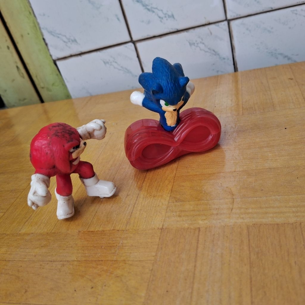 figure sonic mainan
