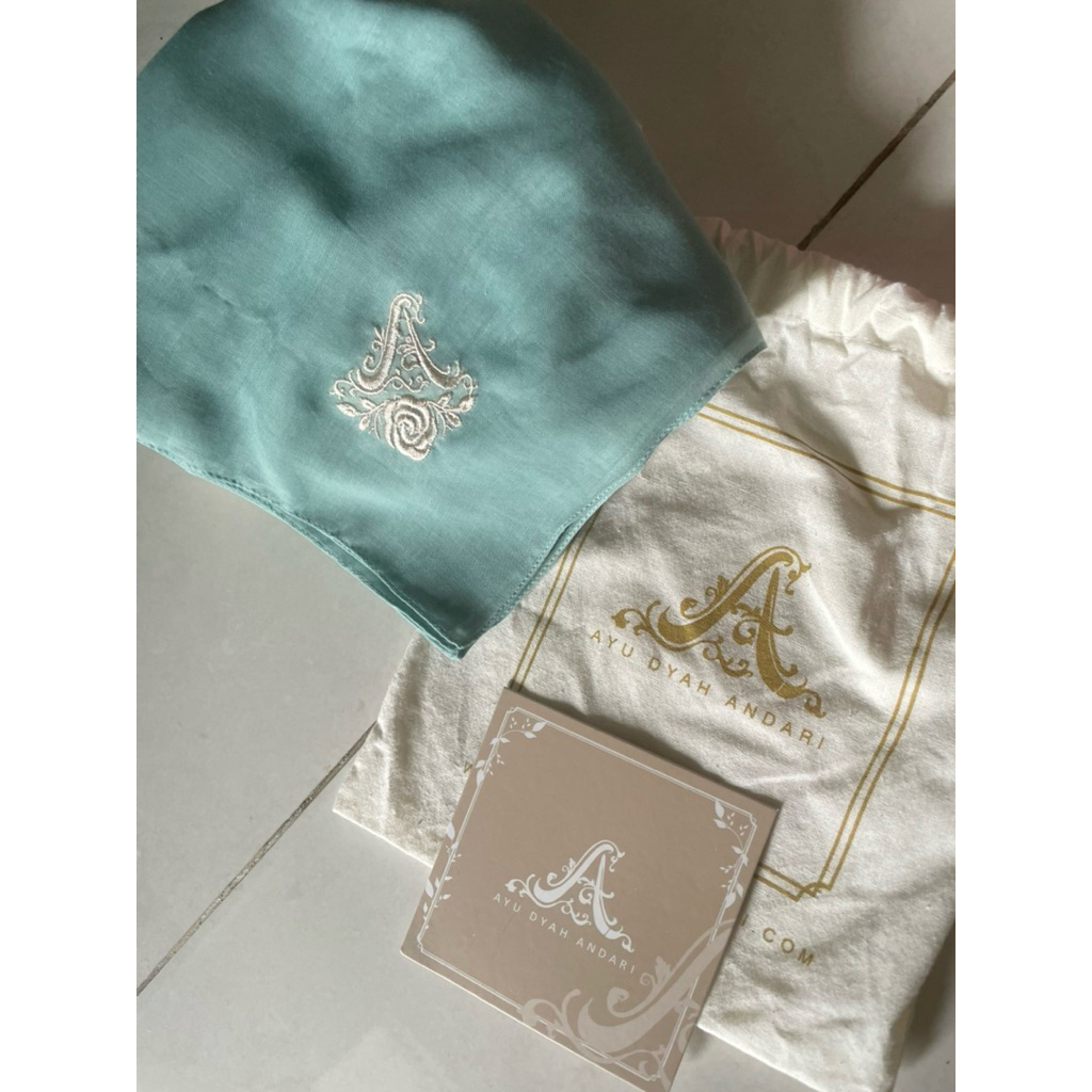 Ayu Dyah Andari - Plain Scarf (sage)