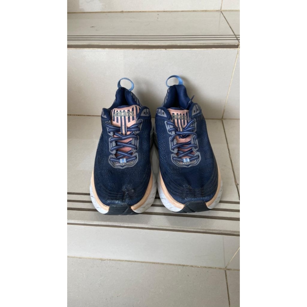 hoka bondi 6