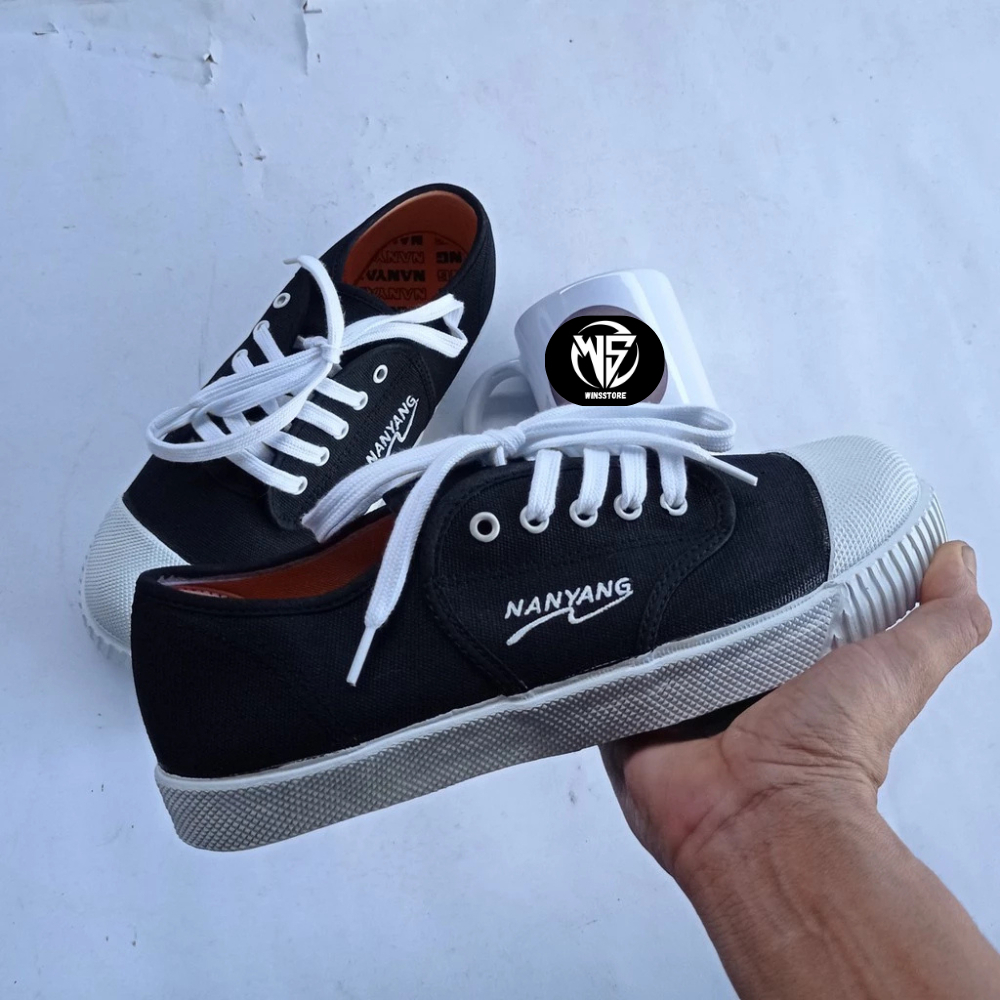 GRATIS ONGKIR SEPATU TAKRAW NANYANG THAILAND Warna  Putih Hitam
