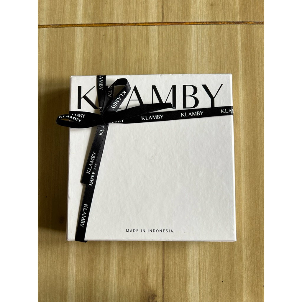 KLAMBY - Plain scarf monogram chain