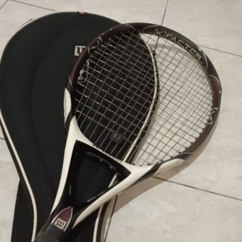 RAKET TENIS LAPANGAN MEREK  WILSON K zero K Factor