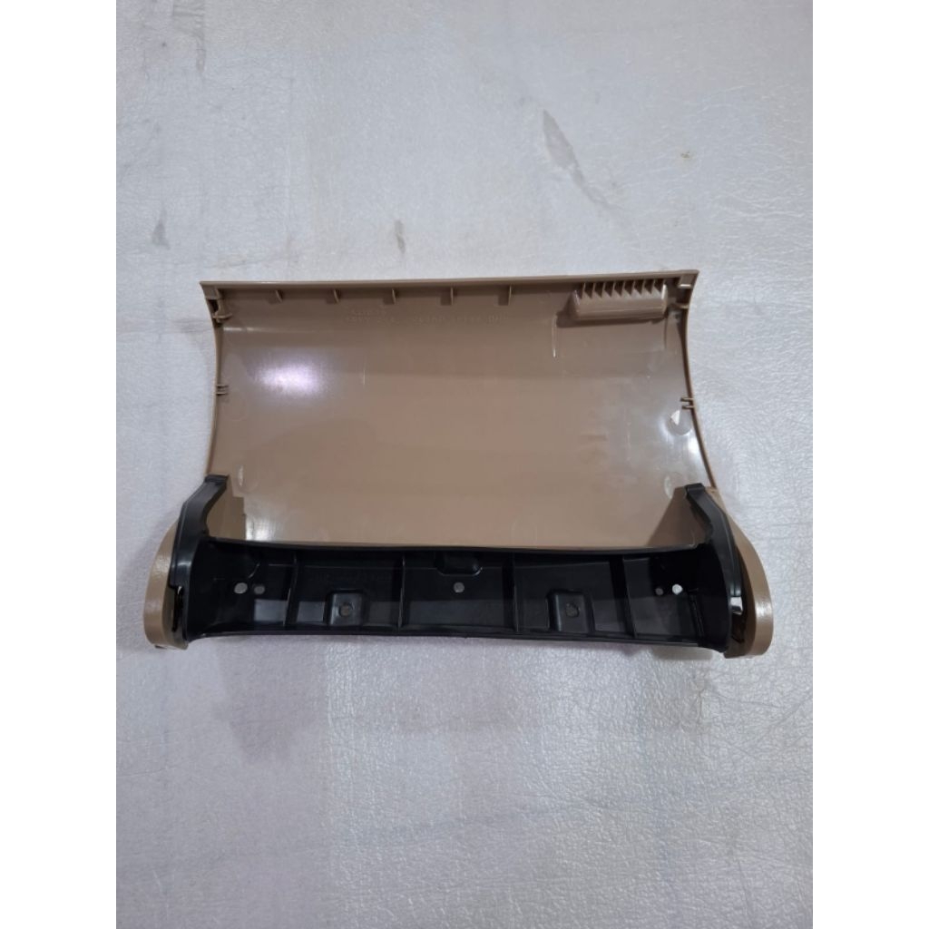 Laci Atas Dasboard Mobil Innova 2004-2015