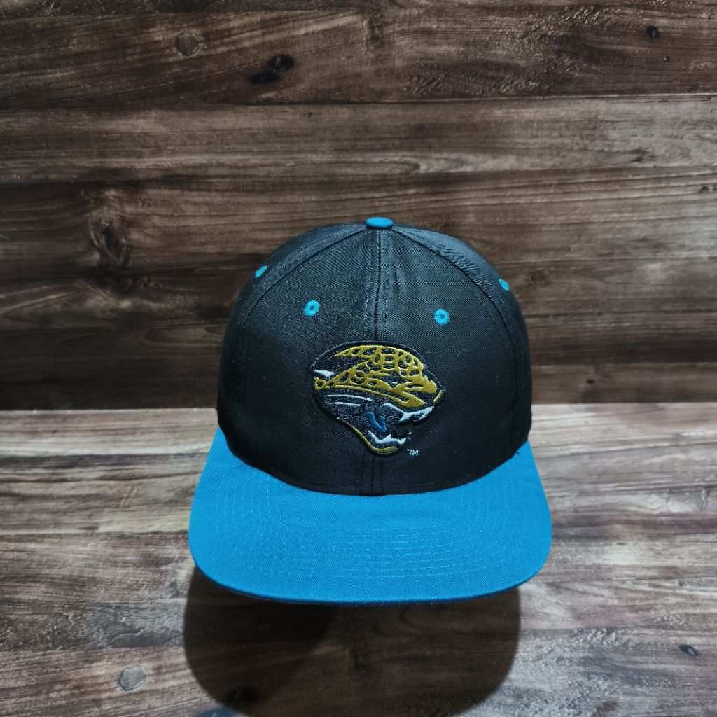 topi snapback logo 7 jaguars black