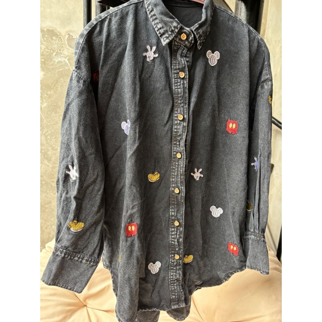 preloved kemeja Mickey mouse dan rok jeans