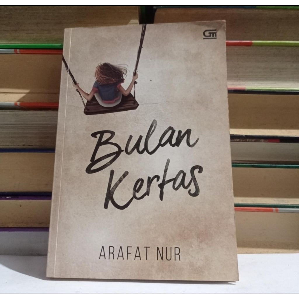 BULAN KERTAS - ARAFAT NUR