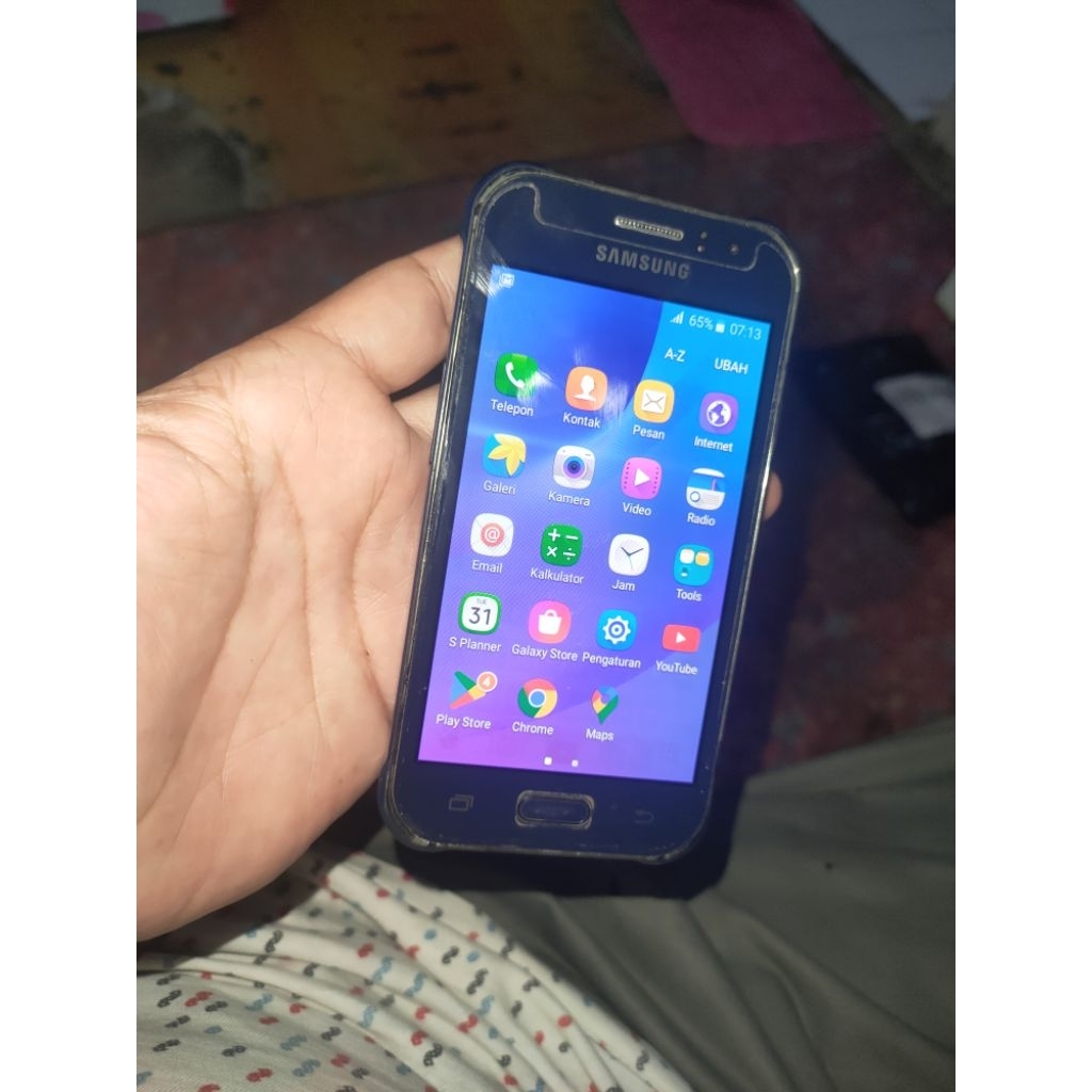 lcd samsung j1ace ori copotan normal...maaf jual lcd bukan unit hp