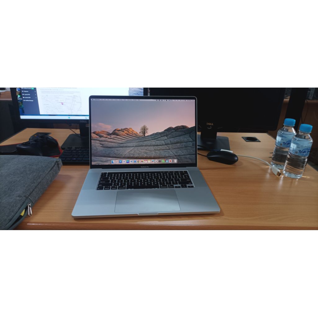 Macbook Pro 2019 i7 ram 32Gb radeon 5300m ssd 512