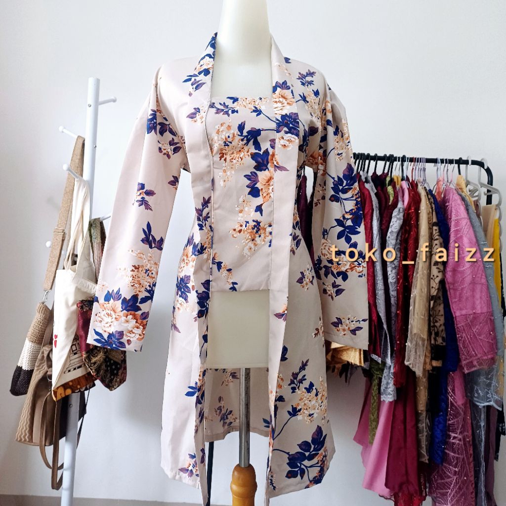 kebaya jadul/kebaya bunga/kebaya kembang/kebaya klasik/kebaya kutubaru kembang/kebaya panjang/kebaya