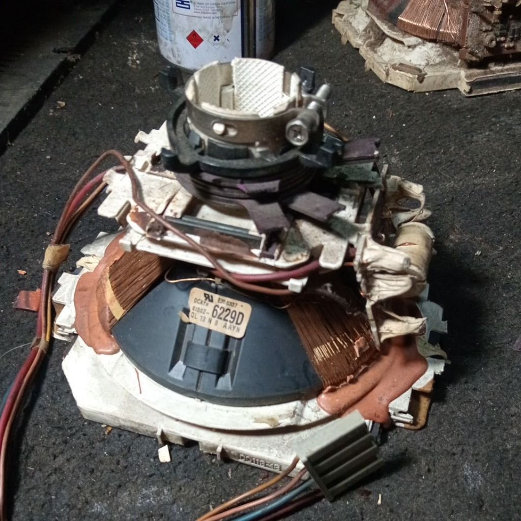 defleksi tv Polytron tabung slim 21in