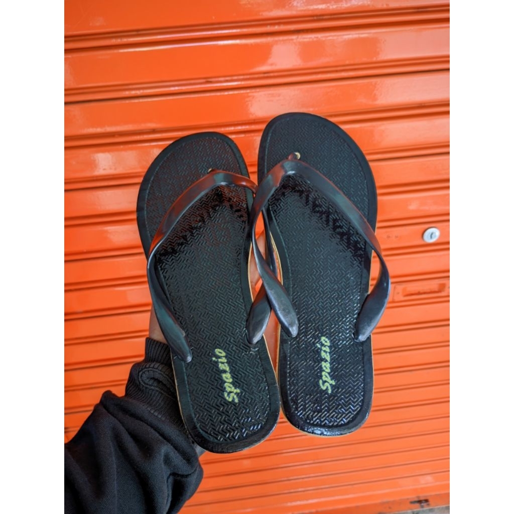 sandal jepit wanita bahan karet SPAZIO