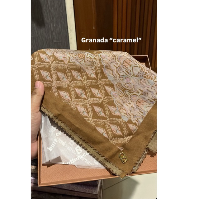 Granada Caramel Buttonscarves Preloved
