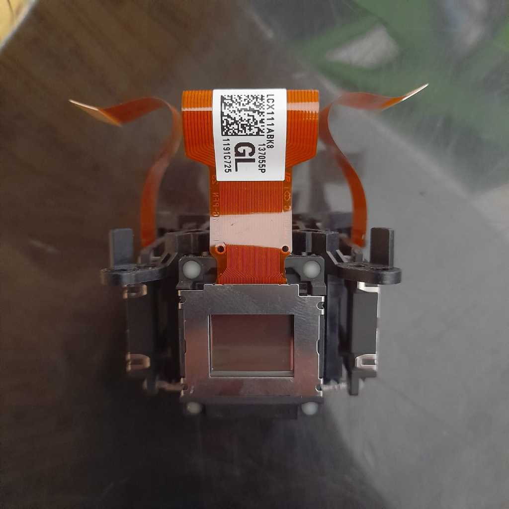 Panel LCD Proyektor LCX 111 kanibal