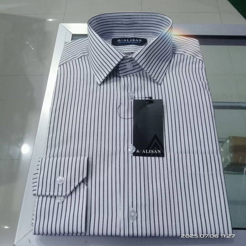 ALISAN Kemeja Reguler Lengan panjang motif salur