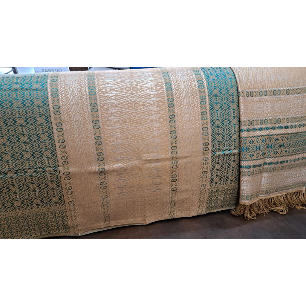 Tumtuman Tanpa Sambungan Tarutung Warna Hijau Emerald Silver Kristal Cream Kombinasi