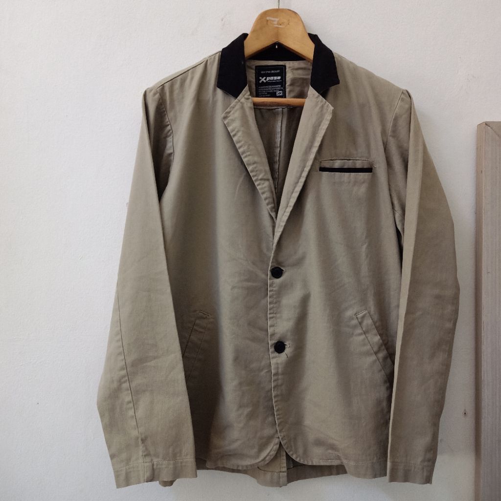 XPose X Pose Jas kantor Pria Wanita Blazer Formal Kerja Unisex Warna Cream (preloved)