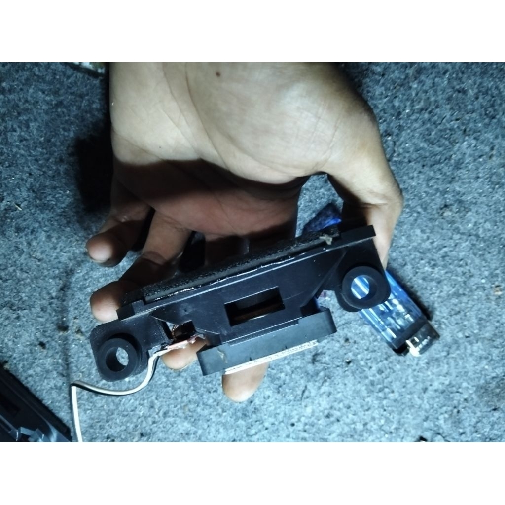 Speker Tv Hisense 32A3100G