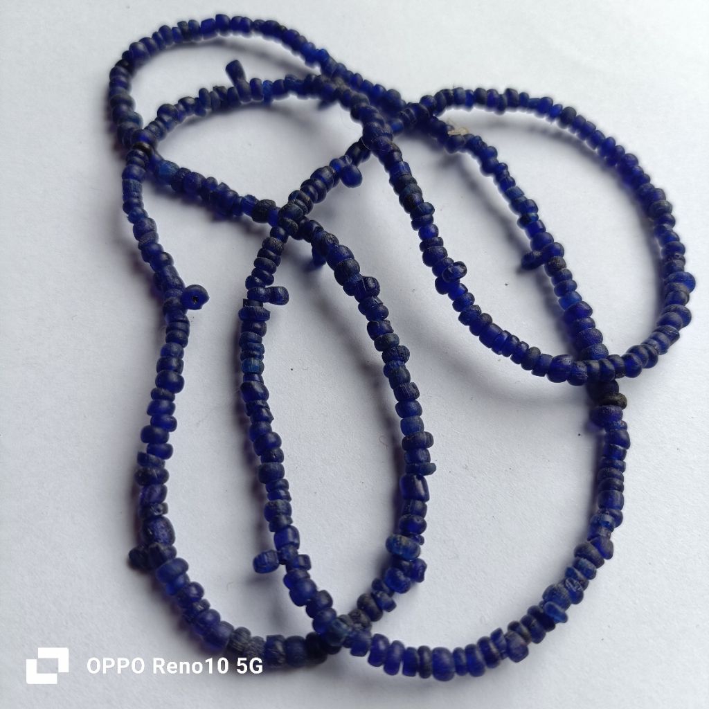 kalung manik kuno temuan warna biru