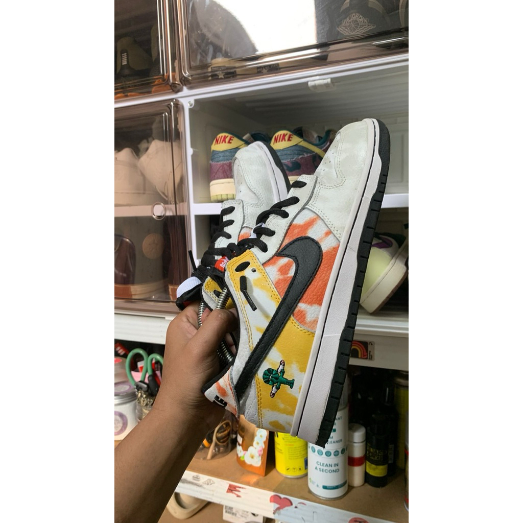 sepatu sneakers nike dunk raygun